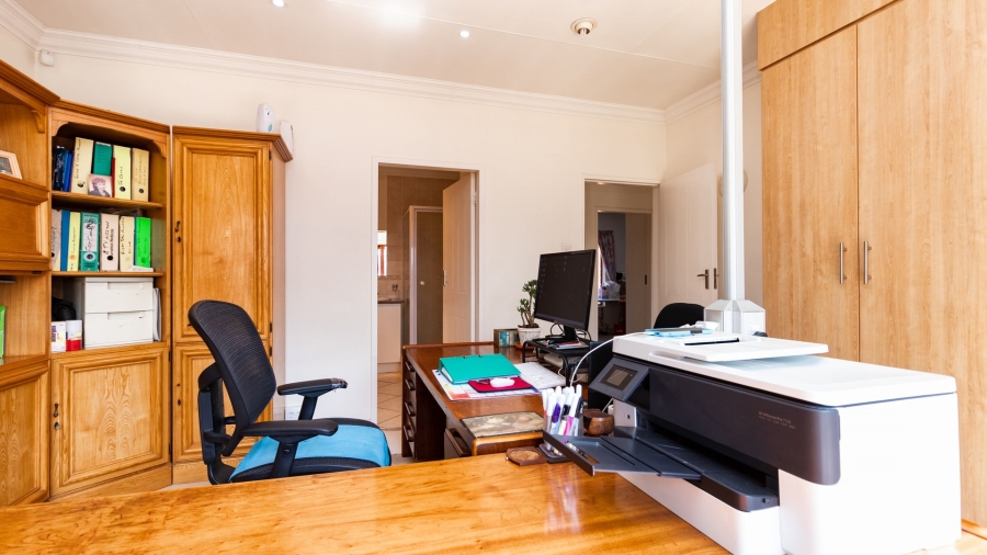 4 Bedroom Property for Sale in The Coves North West